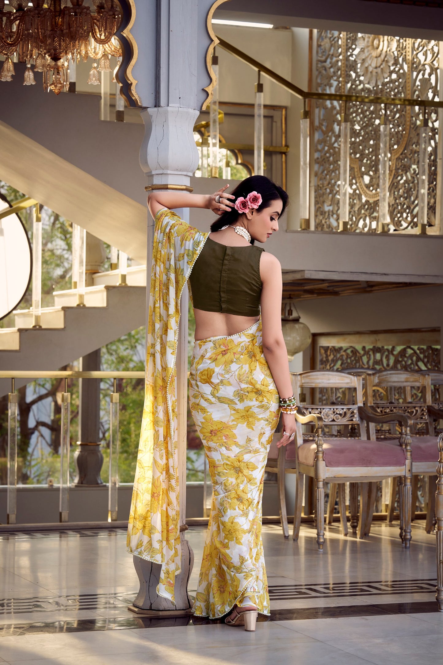 Women’s Floral Printed Saree with Sleeveless Blouse – Elegant Party & Festive Wear